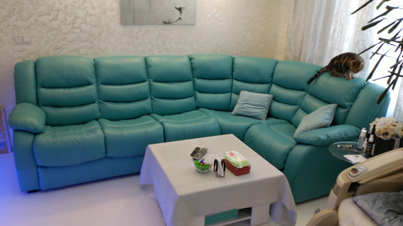 Перетяжка дивана на дому. Электроугли